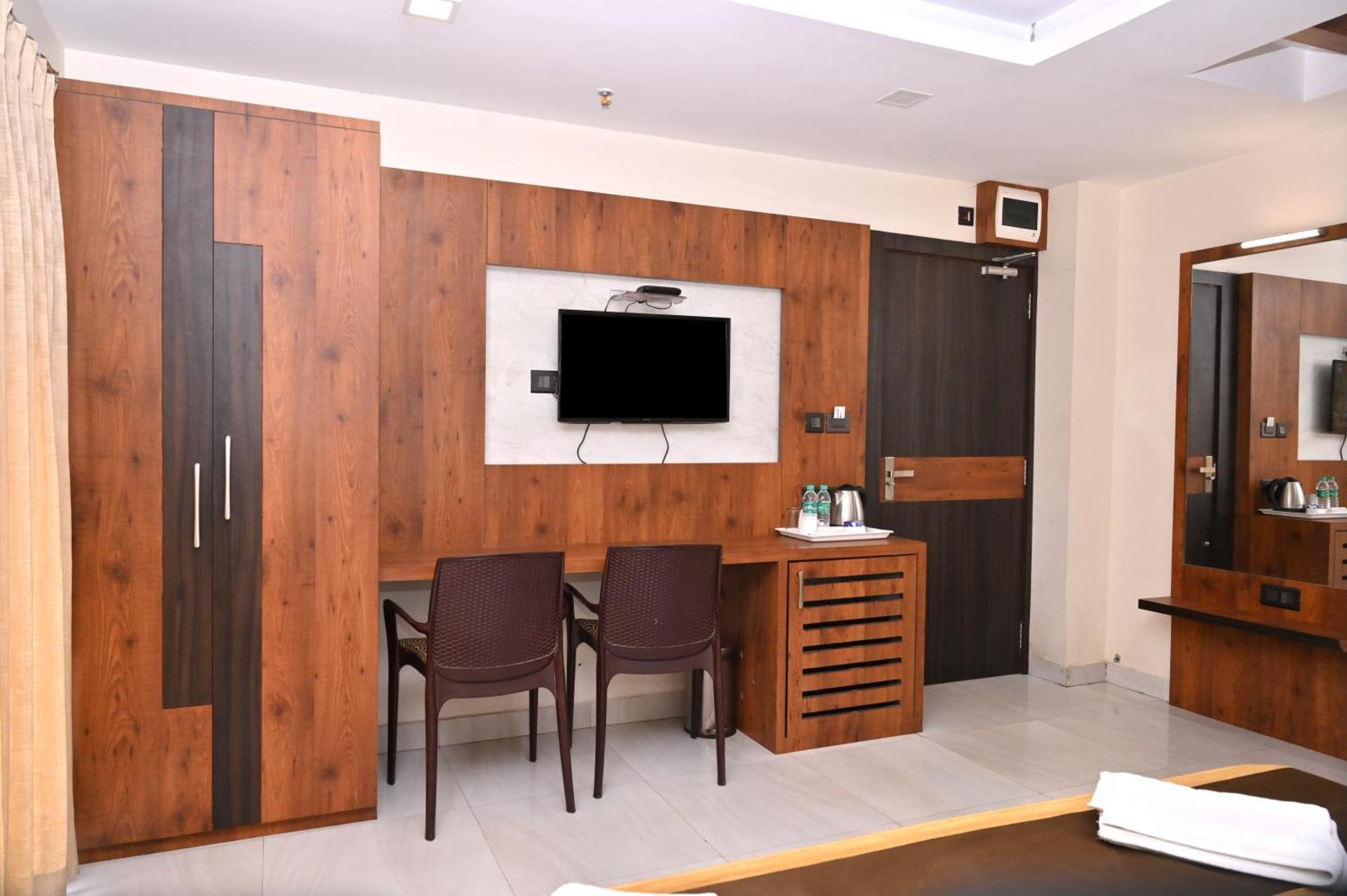 Hotel Silver Land New Digha With Rooftop Pool Eksteriør billede
